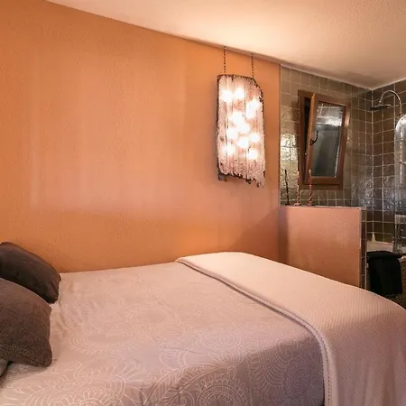 Naturiste Port Venus 아파트 *